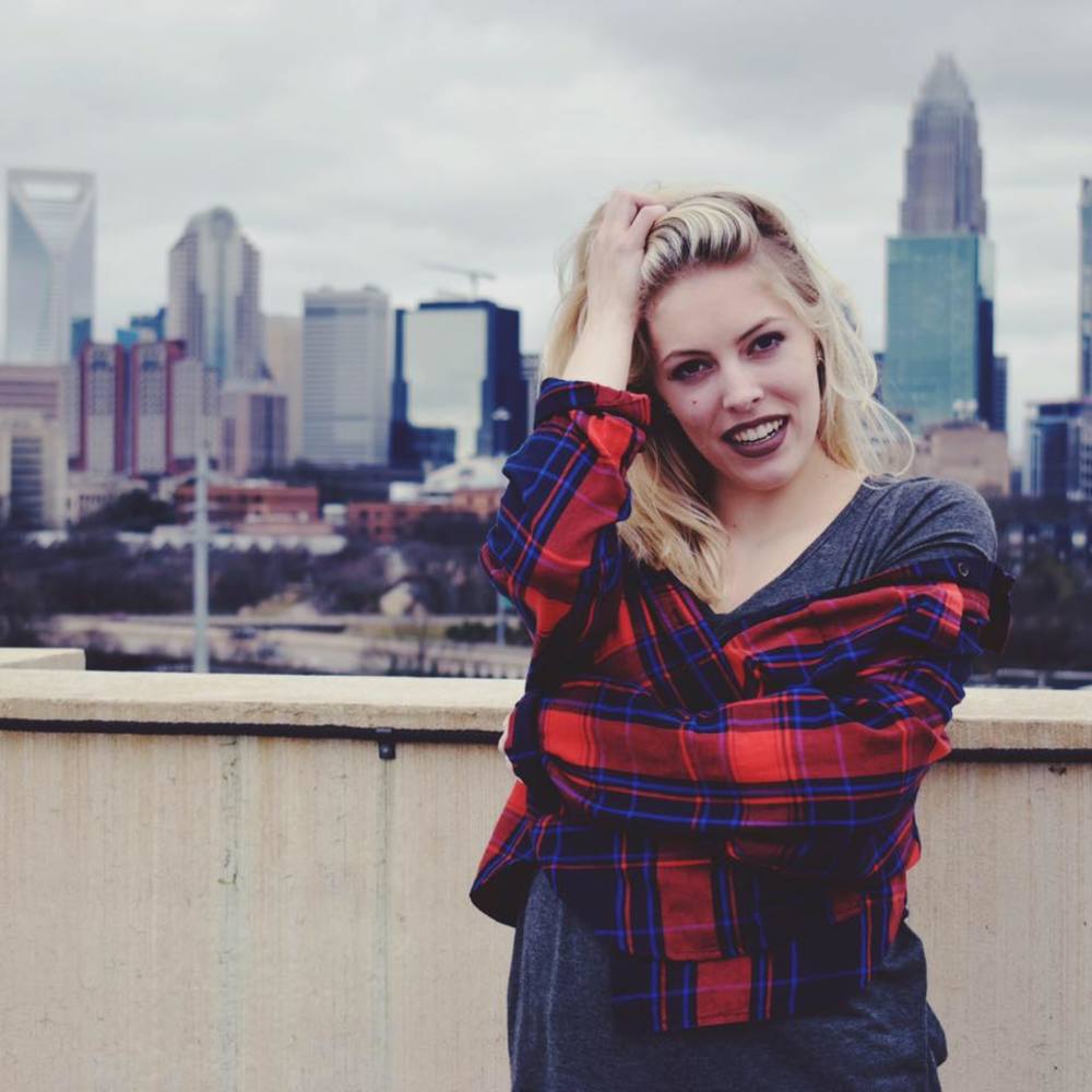 Meet your Posher, Julia